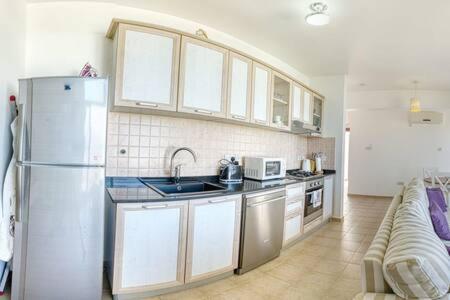 Joya Cyprus Mermaid Penthouse Apartment Agios Amvrosios  Ngoại thất bức ảnh